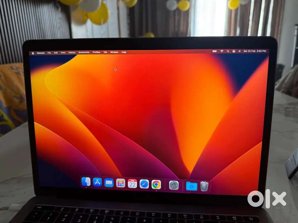 MacBook Pro ( 13 inch , 2017 ) with extended cord! USA purchased