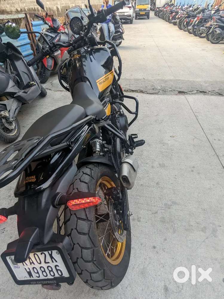 Selling Himalayan 450 : YR 2024 model; Hanley black top end model.