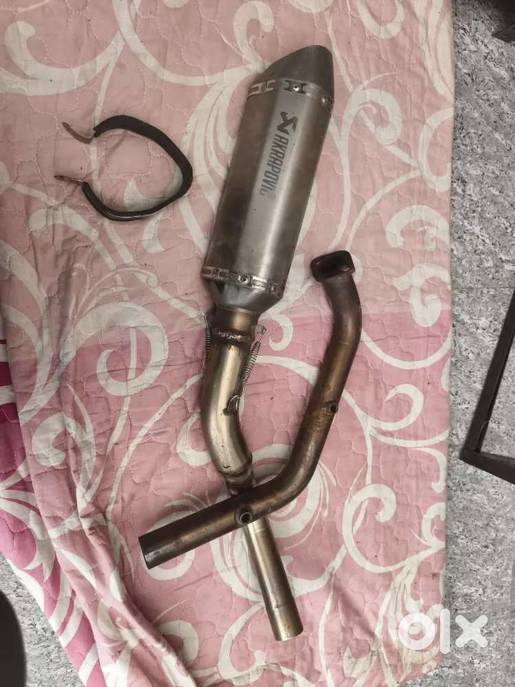 Exhaust with band pipe