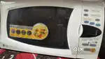 LG Grill Microwave Oven – Model MH-3948W – Good Condition