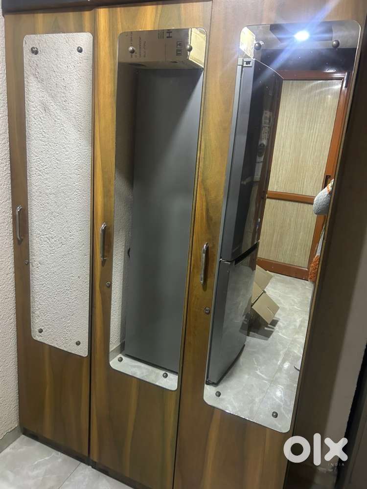 2 bedroom beds, Dressing table, cupboard, wardrobe