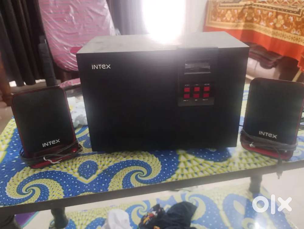 Home theatre, woofer, speaker, sound bar