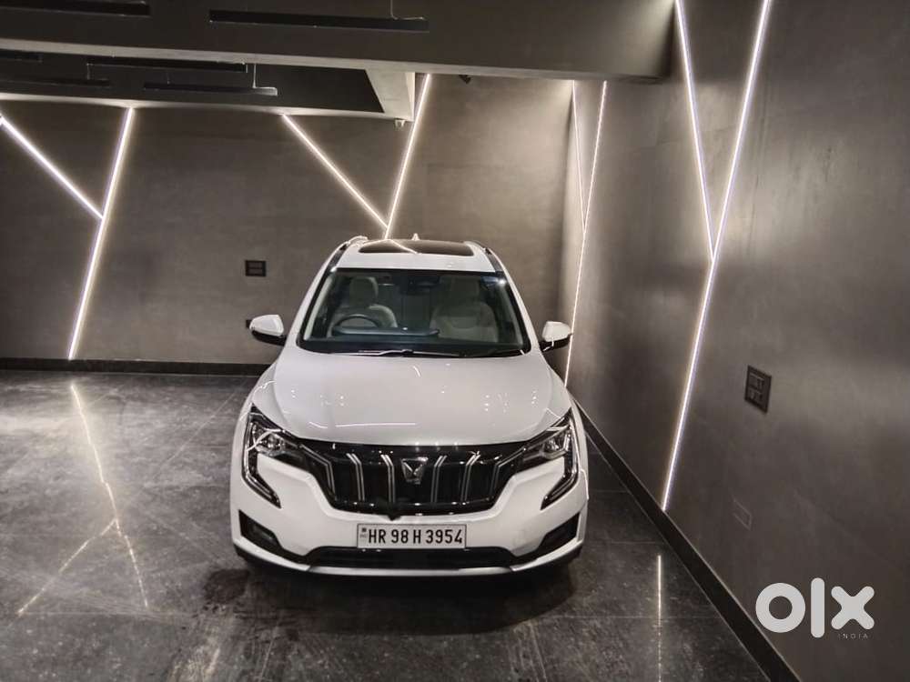 Mahindra XUV700 2.0 AX 7 Petrol AT Str, 2023, Petrol