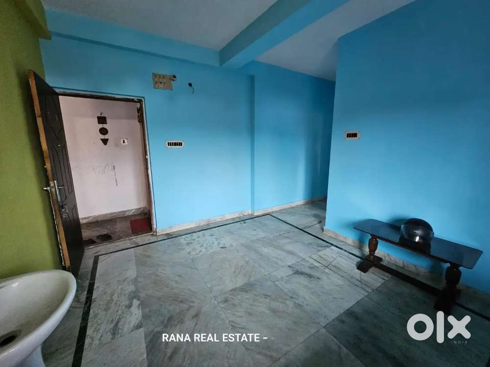 Family friendly 2bhk 2nd floor with lift flat rent in behala.