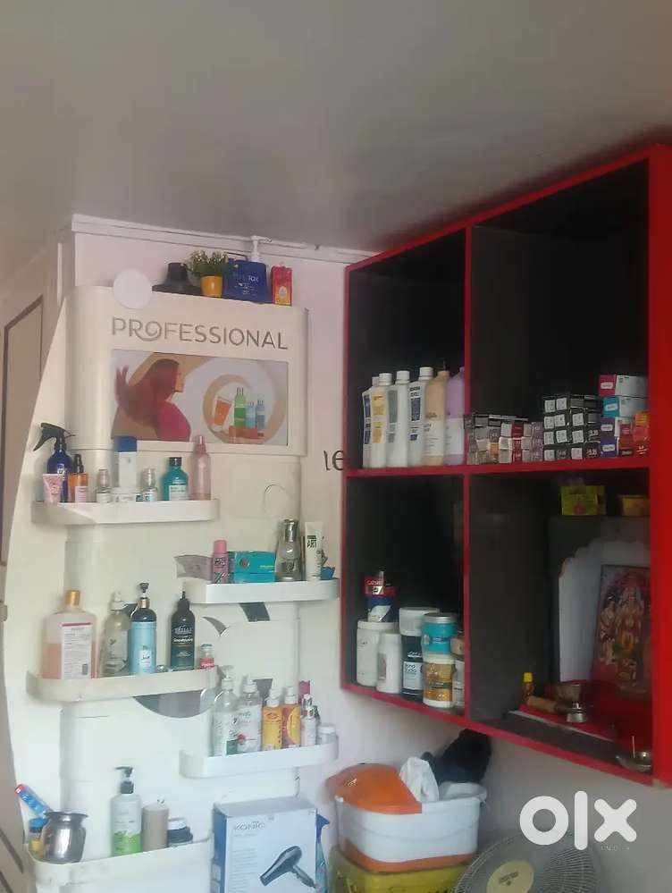 Unsex salon male  staff haiaring