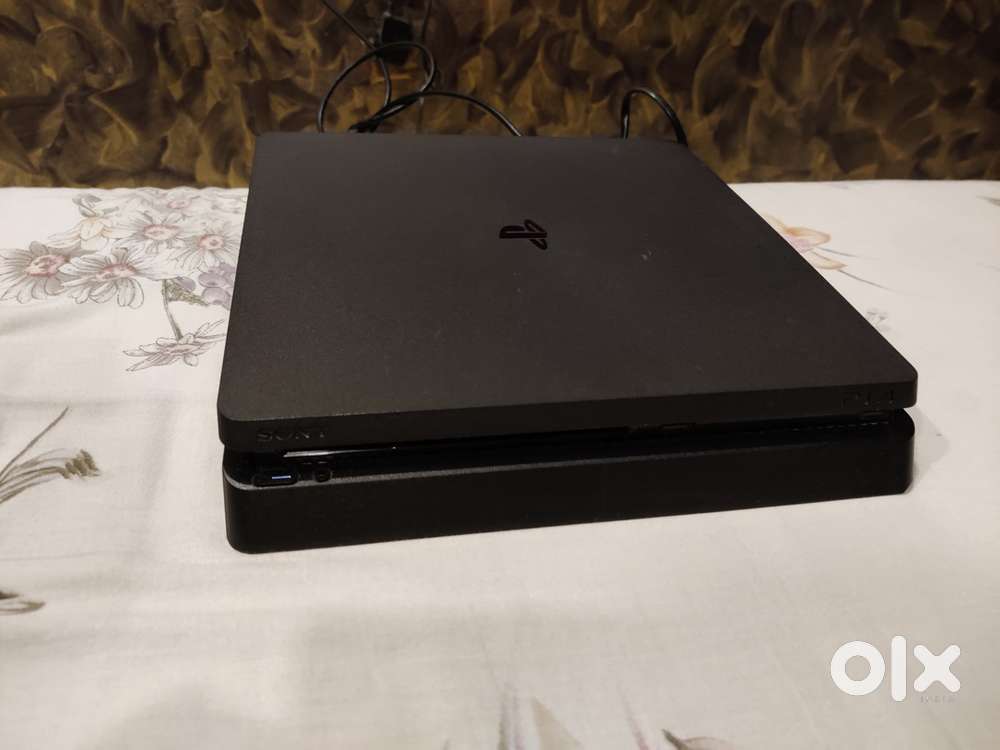 PLAYSTATION 4 PS4 500GB