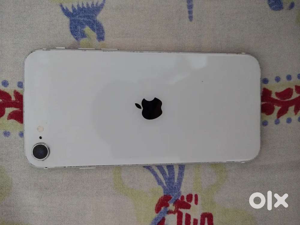 iPhone se 2 very good condition not a single scratch