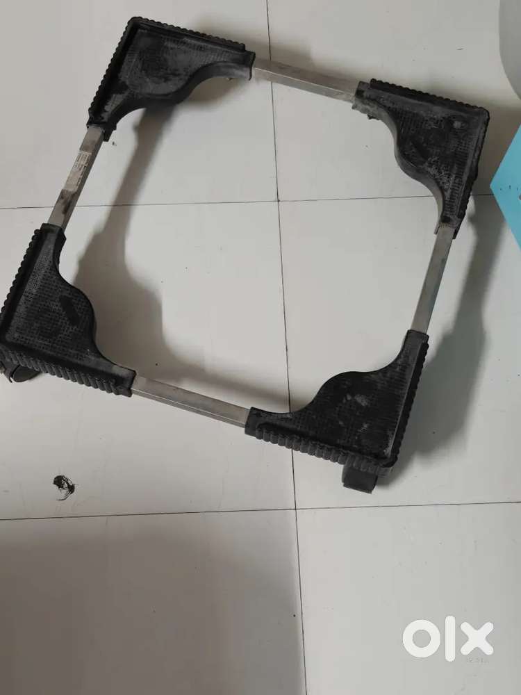 Top Load washing machine stand in good condition