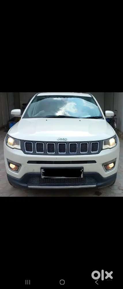Jeep Compass white colour top model
