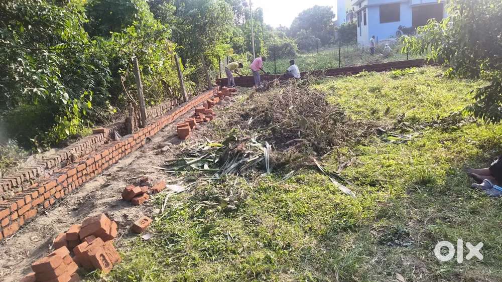 1677 square feet plot area available on mangalar road. boundry done.