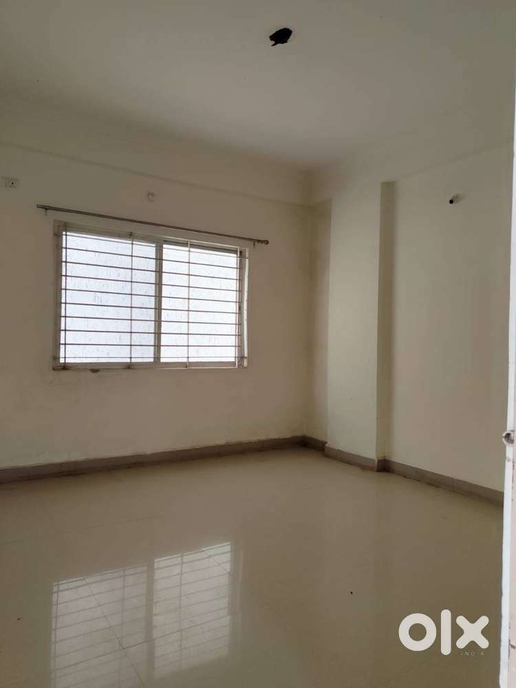 3BHK SEMI - FURNISHED FLAT FOR SALE