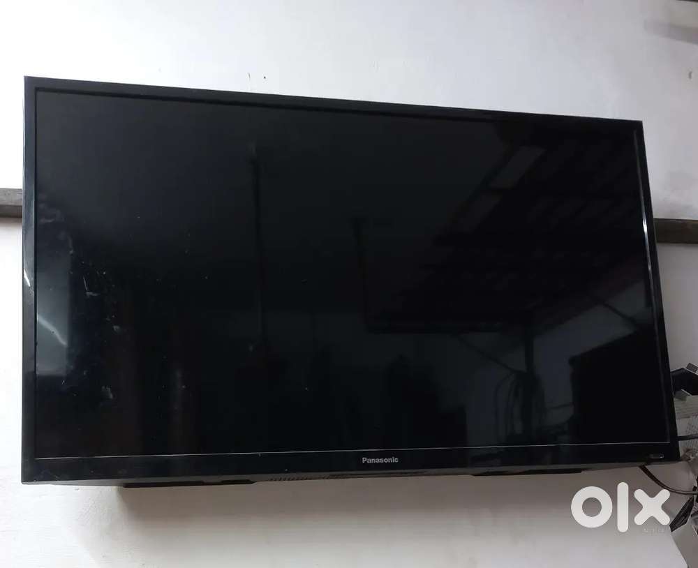 ( ANY PRICE YOU WANT ) PANASONIC LCD TV 24 Inch