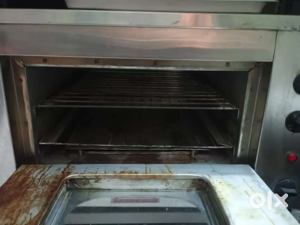 Commercial oven