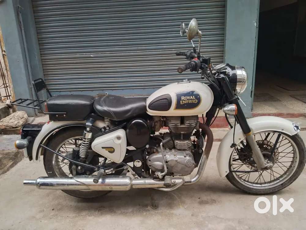royal Enfield classic 350 2017 model (showroom condition)
