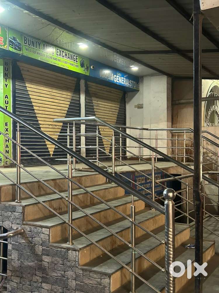 Main road shop for rent