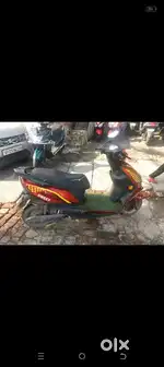 Urgent sale electric scooty electric scooty bikau hai