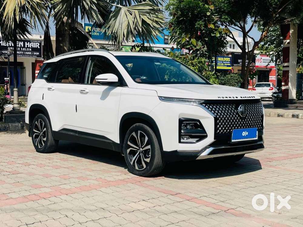 MG Hector Plus Savvy Pro 1.5 Turbo Petrol CVT 7 STR, 2023, Petrol