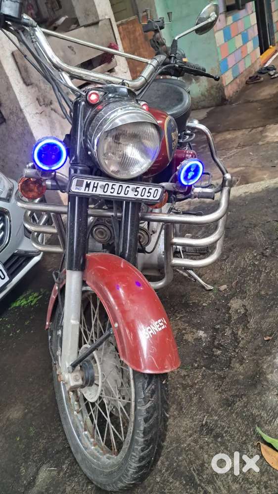 Royal Enfield Classic 350 Chestnut Red