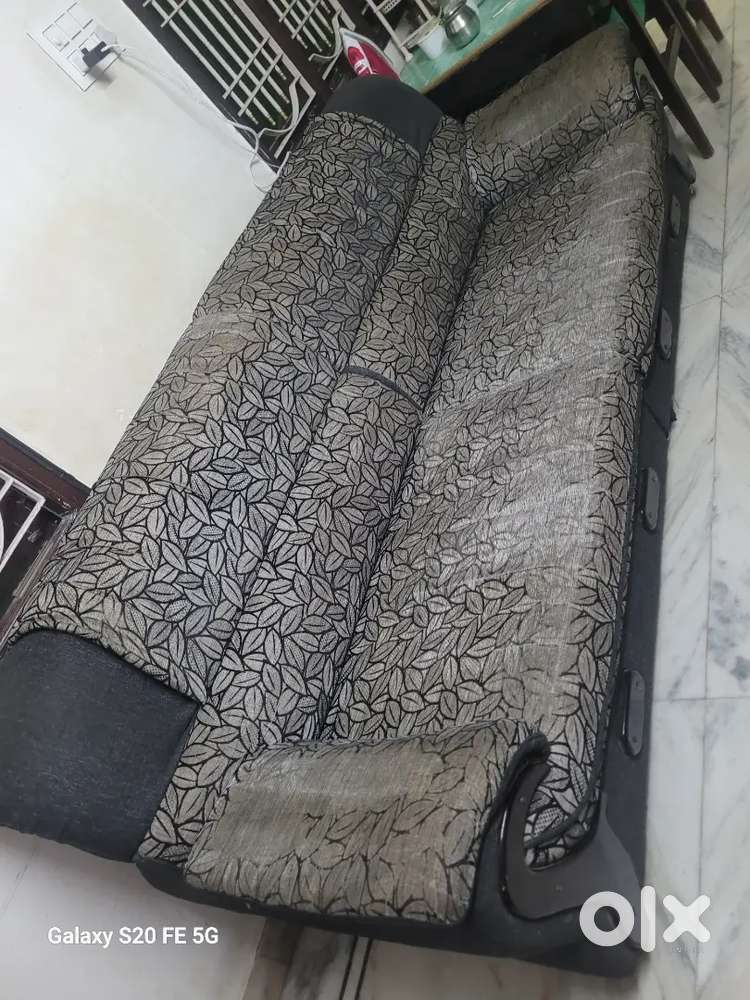 Long sofa 4 seater