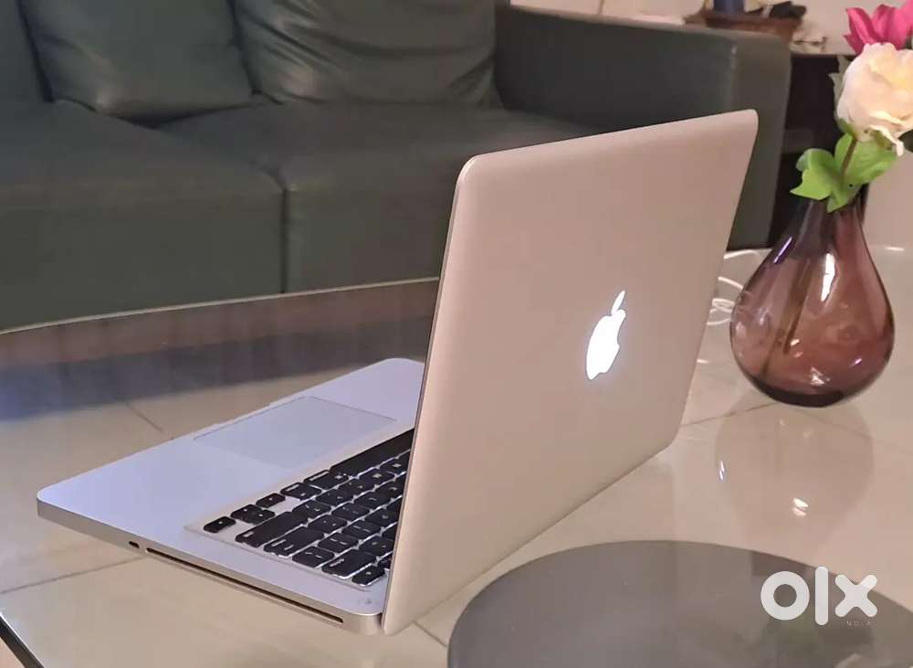 Apple MacBook Pro Laptop