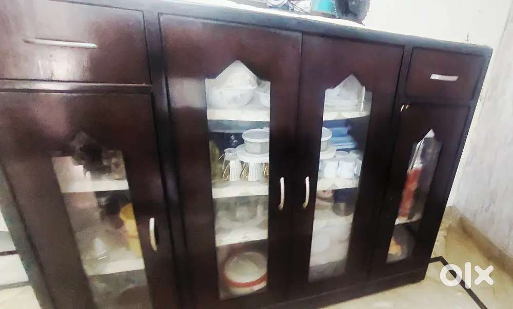 Crockery heavy almirah is in very good condition like new