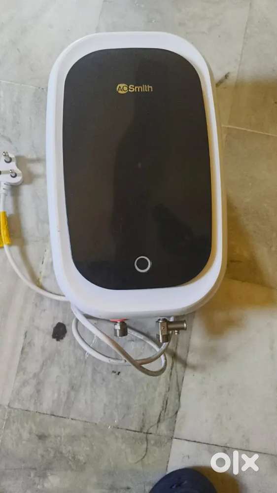 AO Smith EWS-5 White Instant Geyser 5 Litre