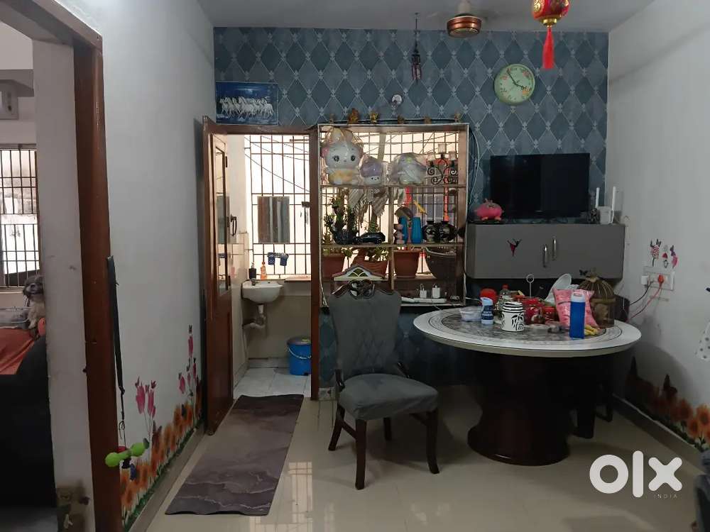 Arumbakkam Metro Nr 100 Ft road 2 bhk, 700 sqft LEASE. South, Balcony