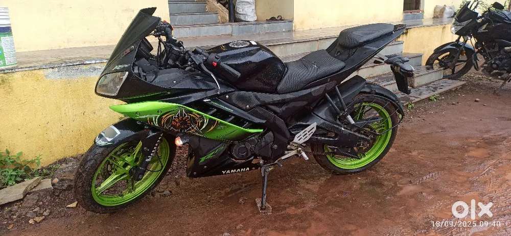 Yamaha R15 v2