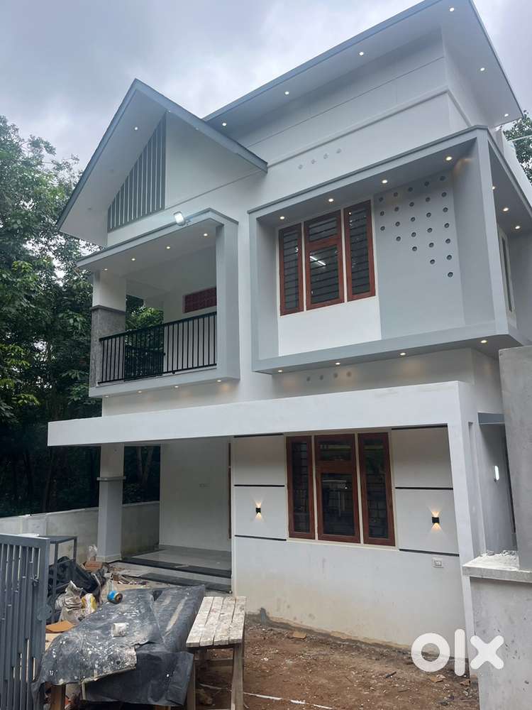 New 3.6cent 1450sqft Njandoorkonam