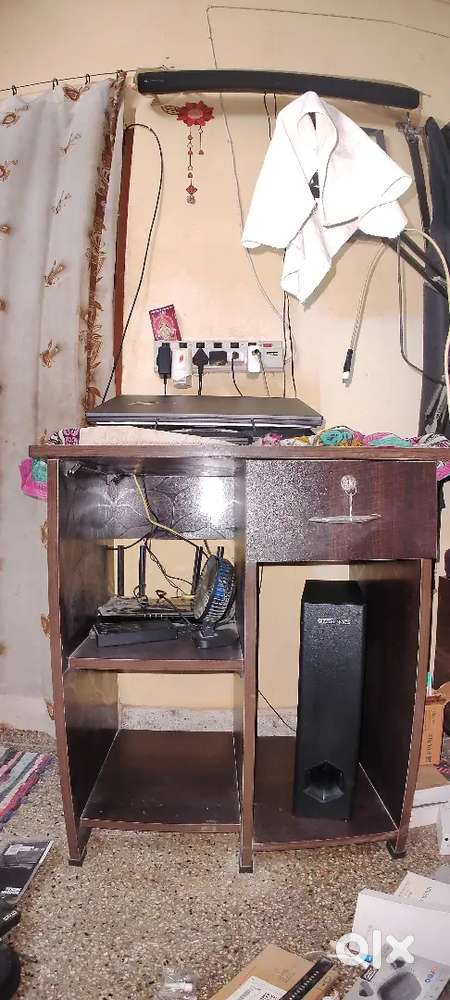 Computer table Good condition