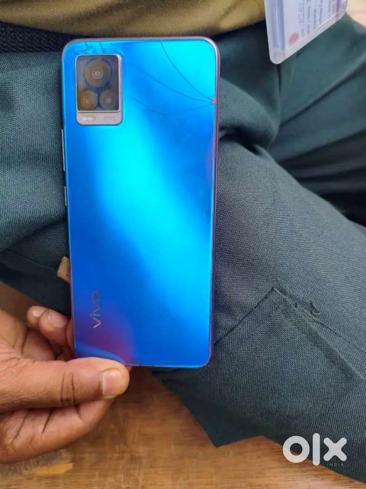 I am selling a android 4g phone in best condition interested person dm
