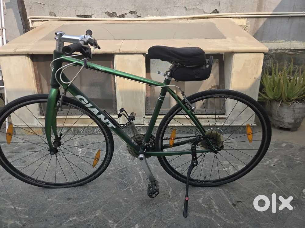 Hardly used giant escape hybrid cycle