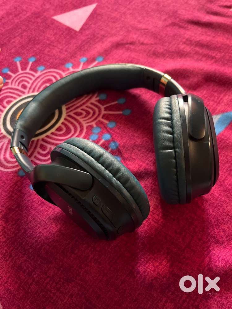 Head phones for sale