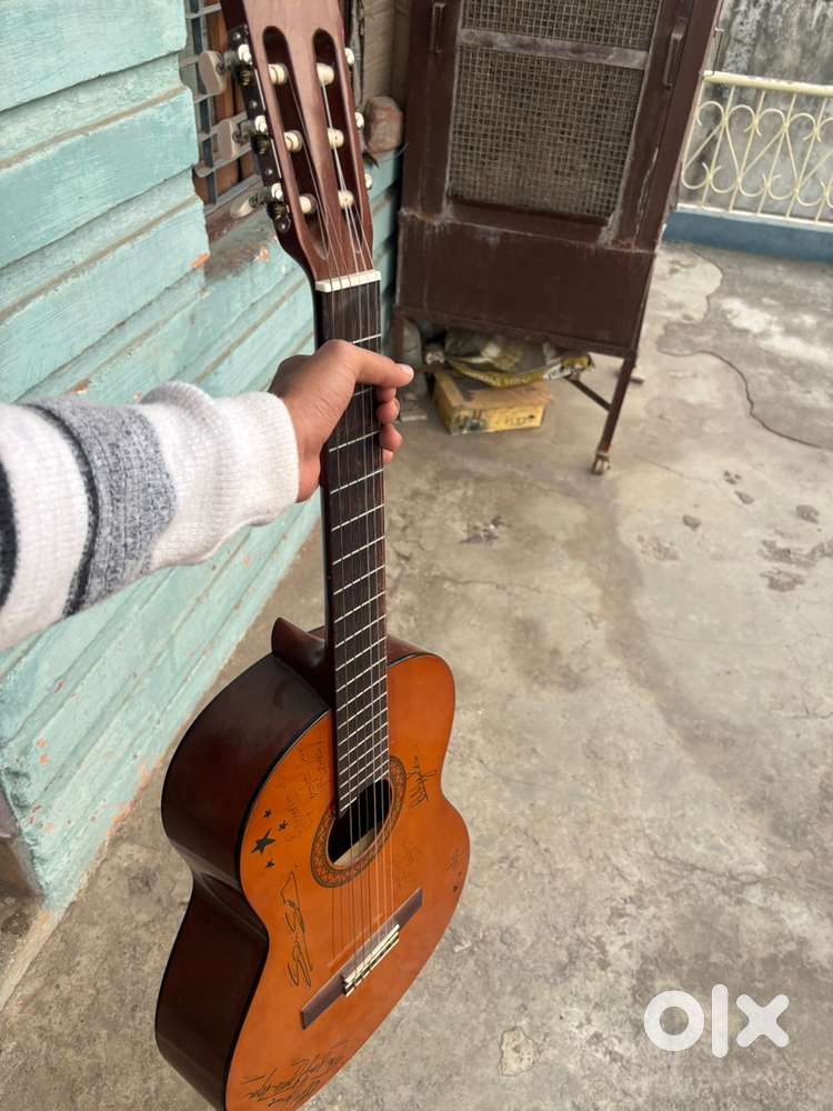 YamahA C40 guitar classical