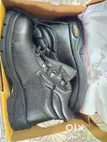 Safety shoe(Make tiger) size 8