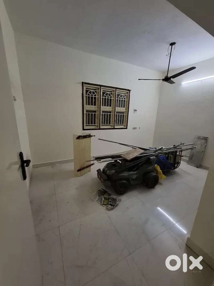 For Lease - 2Bhk Apartment at AP Road - Choolai (Broker excuse)