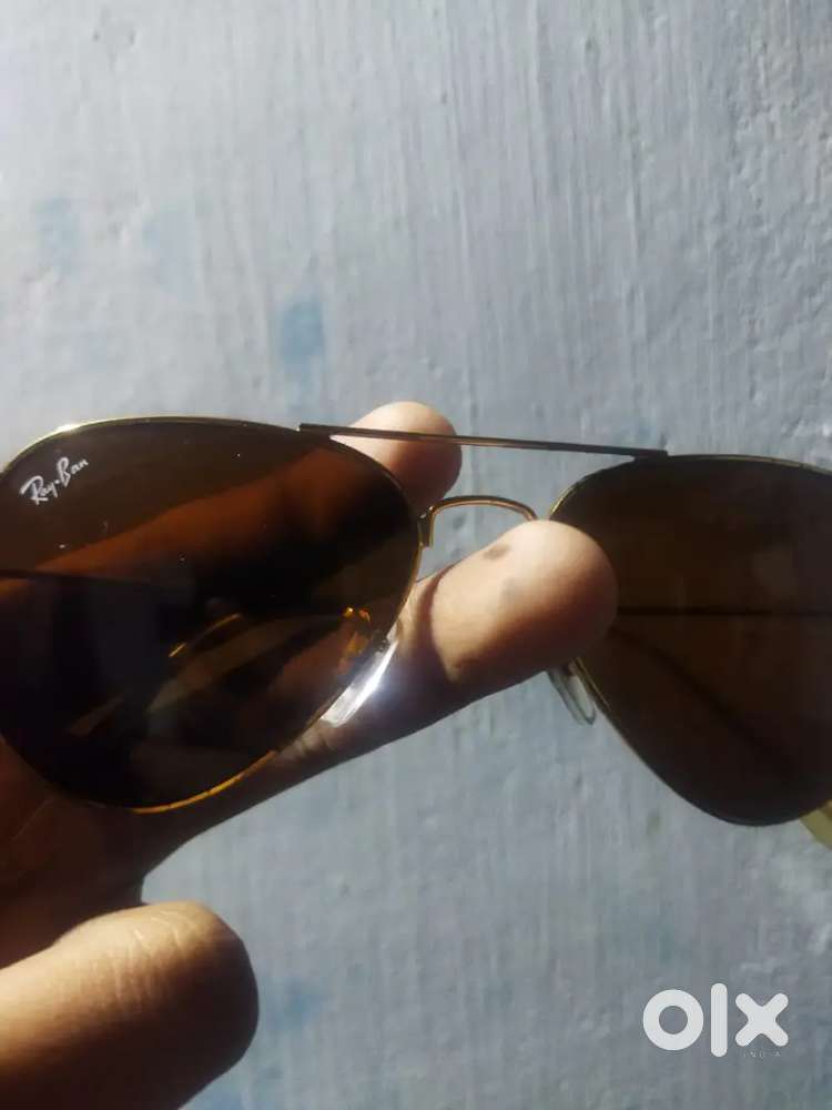 Original Ray-Ban Aviator Sunglasses – Excellent Condition with Case
