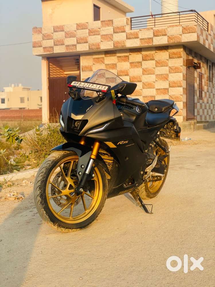Yamaha R15