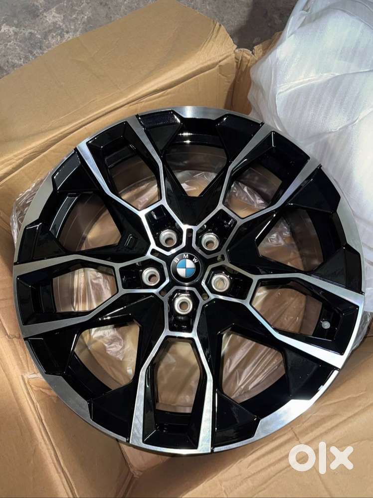 BMW ALLOY WHEELS SET OF 4 (BRAND NEW)