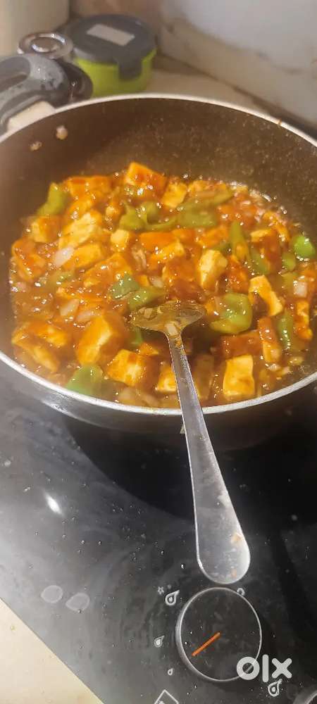 lady shef Cooking and cleaning