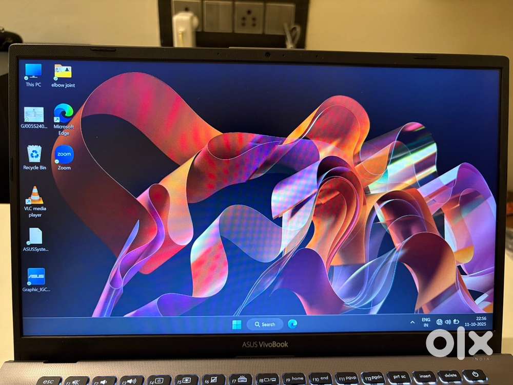 Asus viviobook (8Gb ram,1 Tb  hdd , 256 SSD)