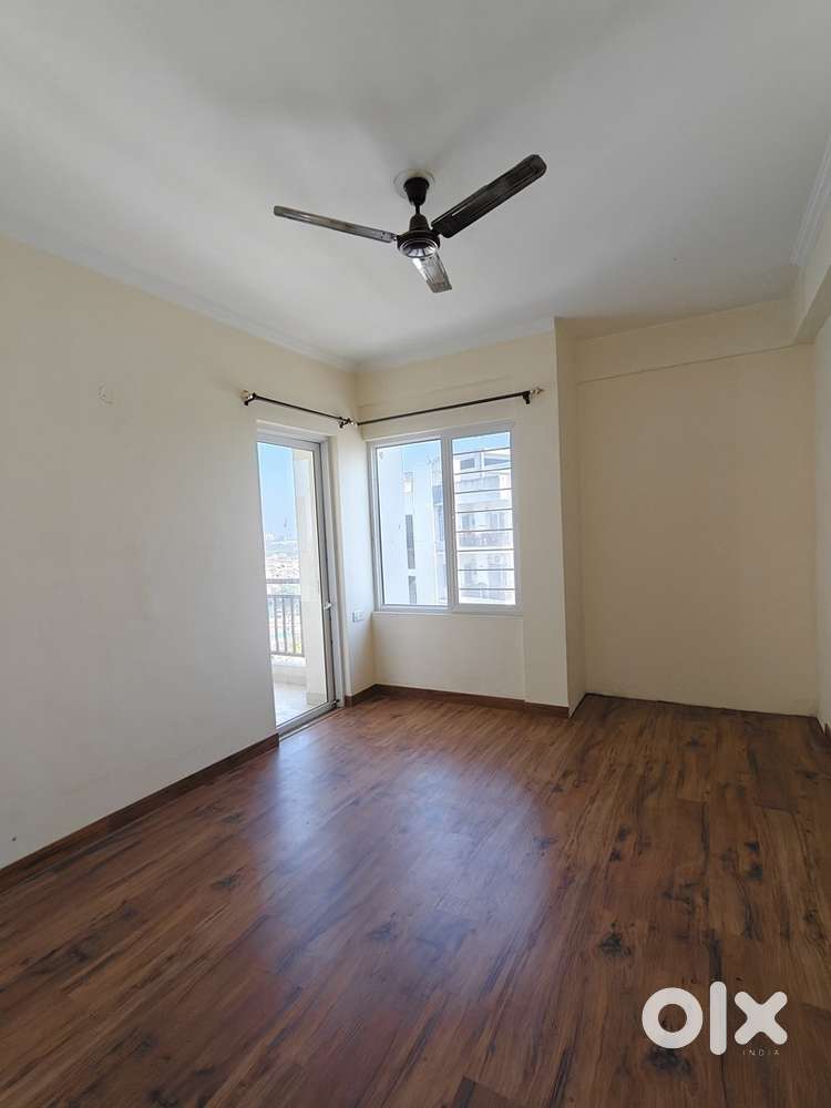 Independent semi furnished 2+1 bhk avialable for rent in gated society