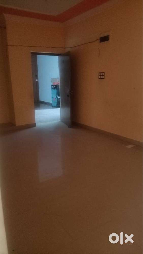 3bhk semi furnished flat for rent at hinoo rent Rs.14000/-