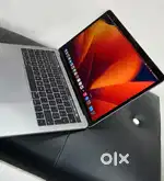 APPLE MACBOOK PRO 2018 (MINT CONDITION)