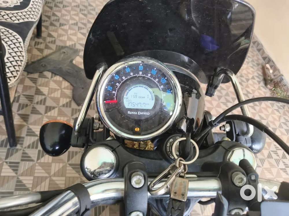 Royal Enfield Meteor 350 Steller Black