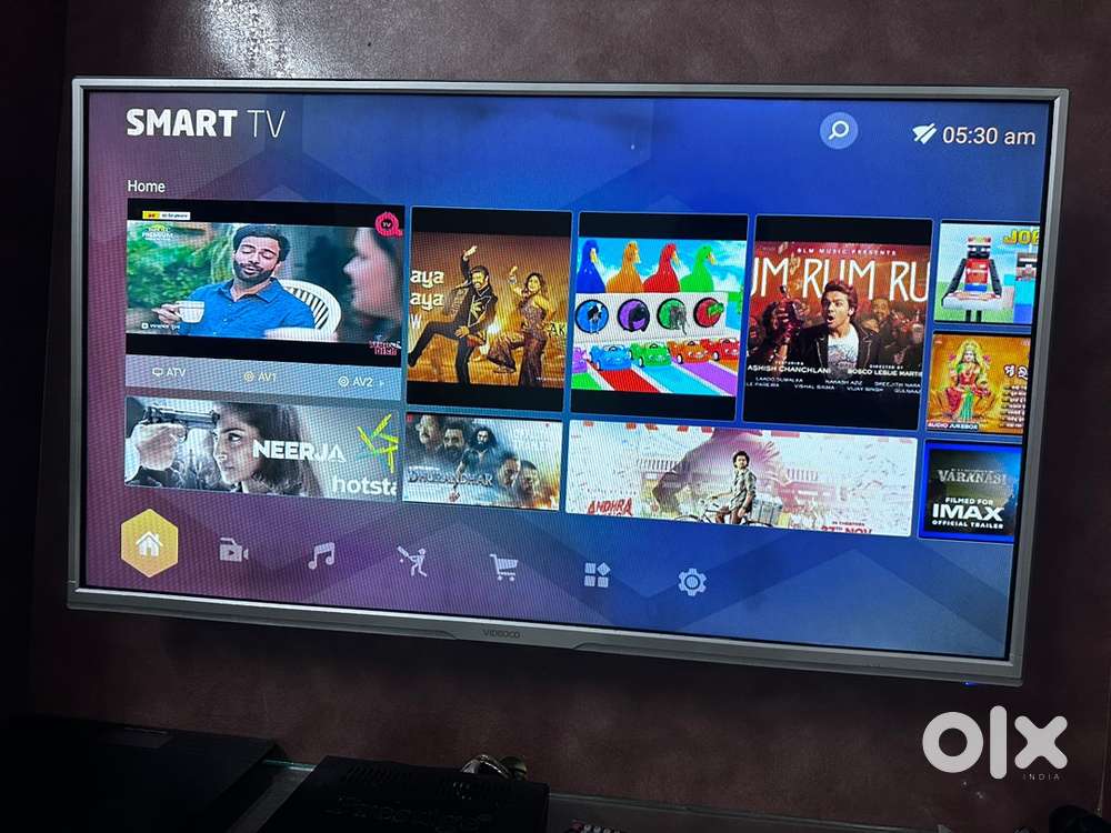 Smart led tv and karaoke speaker box