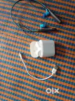 Earbuds+ neck band working conditions