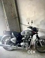 Royal Enfield Classic 350 Gunmetal Grey edition