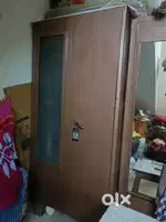 लोखंडी कपाट..