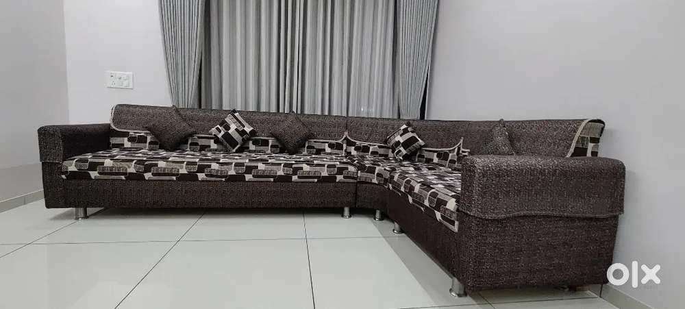 Premium Wooden Sofa Set – Hardly Used – Excellent Condition